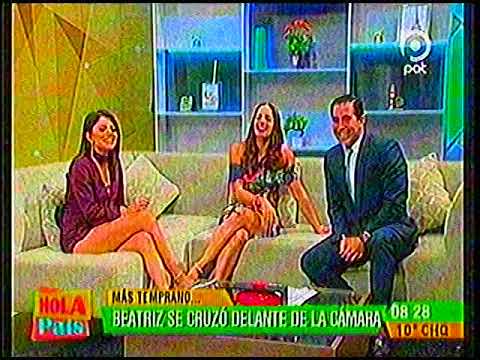 Laura Lafaye hermosas piernas y Beatriz Baldiviezo se cruza en la pantalla