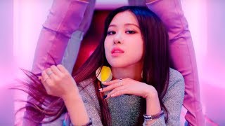 Rosé Singing The Full Chorus From As If Its Your Last