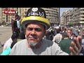 متظاهر بالتحرير يرتدى قبّعة مرسى ويؤكد الشع