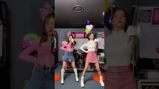 Itzy Mirrored