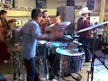 banda cielo arrastrada al tarolero por niño de 8 años Subido Por Harry Sonido VMC