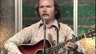 Watch Tom Paxton There Goes The Mountain video