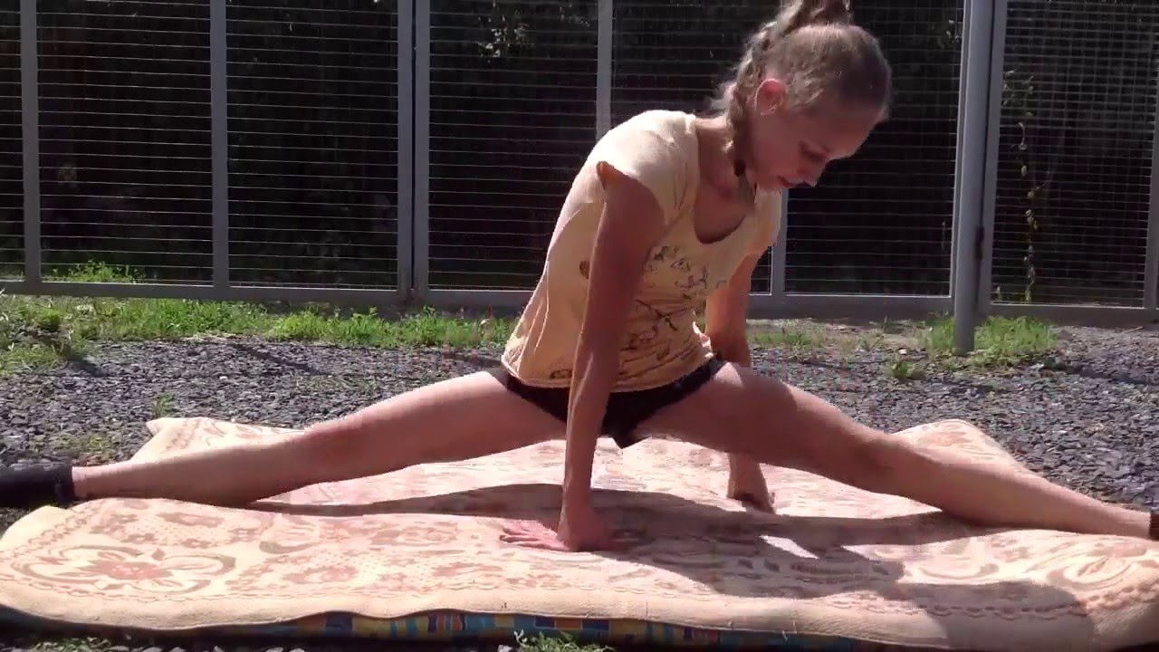 Flexible russian teen