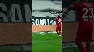 Podolskinin Pasında Amilton Takımını 2-0 Öne Geçiriyor