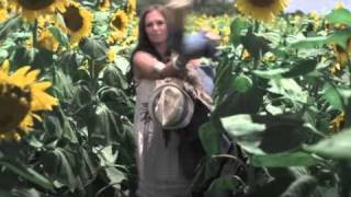 Watch Kasey Chambers Beautiful Mess video