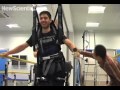 Exoesqueleto robótico controlado con la mente permite caminar a parapléjicos 
