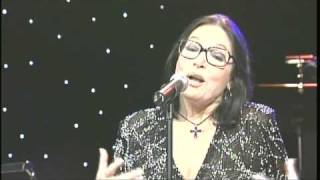 Watch Nana Mouskouri Over The Rainbow video