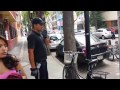 Policia golpea a civil por grabar evidencia de una infracción.