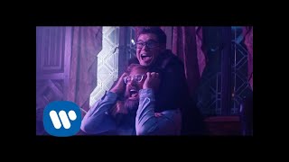 Weezer - California Snow Starring Adam Devine