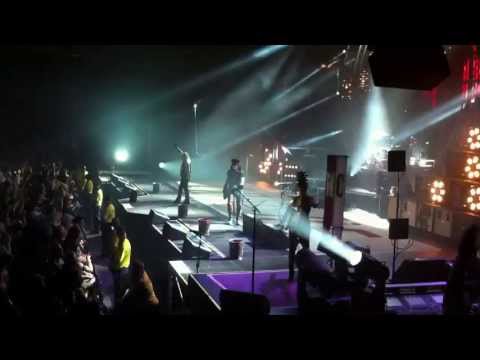 Kickstart My Heart- Motley Crue Live Oshawa 2013