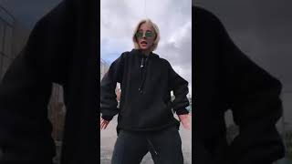 Loud Thaiga Dançando