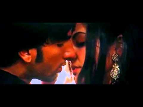 Band Baaja Baaraat hot kissing scene