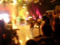 Magaly Teve detras de camaras bailando