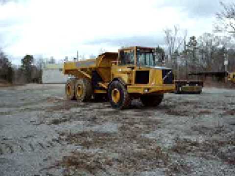 ARTICULATED DUMP TRUCK