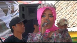 n25 Wina & kudet dasi dan gincu