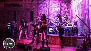 Tiffany Sweet Band - D On The Ceiling