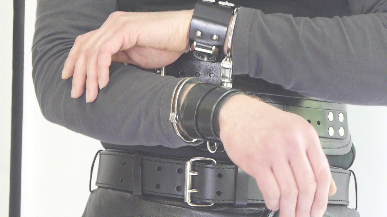 Footjob fusstreffen handschellen cuffs images