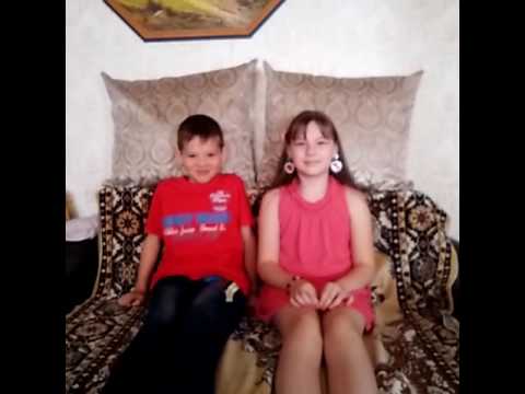 Русская мама и сын перед вебкамерой
