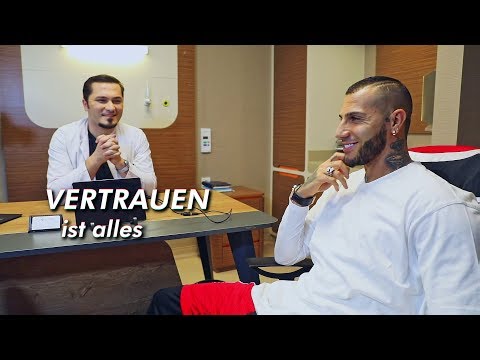 Dr Balwi bei der Beratung mit Ricardo Quaresma
