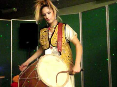RANI TAJ - Nusrat Fateh Ali Khan - Dhol to Pakistani Qawwali