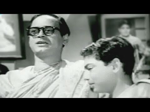 Hum Laye Hain Toofan Se Kashti Nikal Ke - Mohammed Rafi Jagriti...