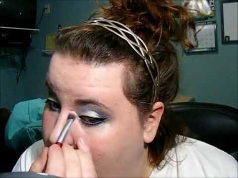 Liquid Mineral Makeup on Cold Ice Queen Look Perfect For Your Halloween Party Pair This Makeup