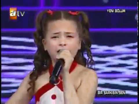 Incroyable mais vrai -fillette talentueuse a fait pleurer...... Video Klibi Incroyable mais vrai -fillette talentueuse a fait pleurer...... Video Klibi