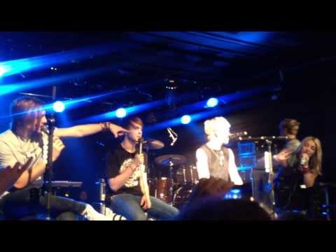 R5 - Denmark - Underwear The Hunger Games Abs cute zombie movie...