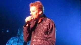 Watch Kenny Loggins Christmas Time Is Here video