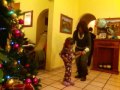 Niña Bailando en Navidad