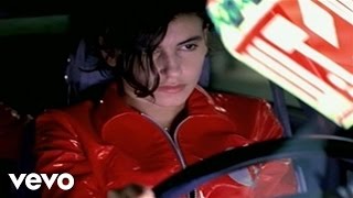 Watch Elastica Car Song video