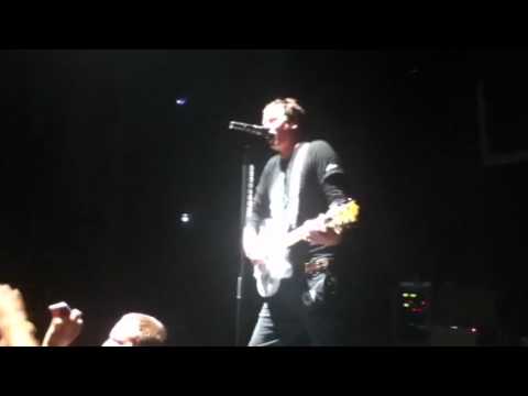 Tom DeLonge - There Is (Box Car Racer cover), live at the Forum 01.03.2012