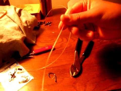 How to tie a bottom fishing rig How To Tie A 2 Hook Hi Lo Rig For Bottom Fish Such As Black Sea Bass Grouper Grunts And Snapper It Took Me...