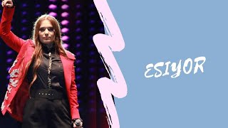 Demet Akalın - Esiyor (Canlı Konser)