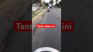 Tante Siapa Ini