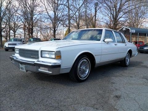 1990 Chevrolet Caprice Classic Start Up Exhaust and In Depth Tour