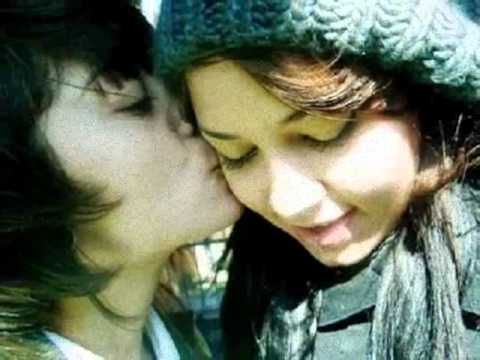 Sajde Kiye Hain Lakhon (Khatta Meetha).wmv