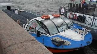 Видео Непогода на Адмиралтейской набережной (Санкт-Петербург, июль 2016 года) от Александр Лавутин, Адмиралтейская набережная, Санкт-Петербург, Россия