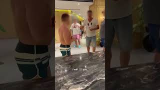Tourist Fights Police Like A Boxer In Thailand Customer Wars A&E