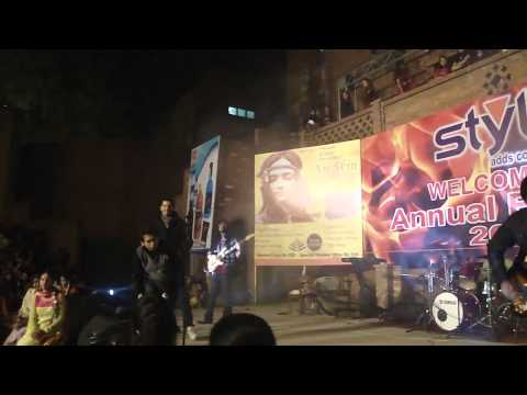 Lagan - Main Yaad Aaonga (Slow) Opening at Kinnaird College...