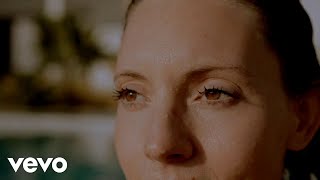 Maja Blagdan - Tuđe Te Ruke Miluju