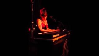 Watch Beth Hart Oh Me Oh My Bonus Track video