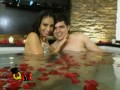 Queremos mas - Laura Chipotes en Jacuzzi