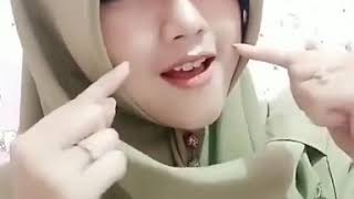 Desah Berjilbab...