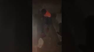 Malatyali Ci̇ngen Eko Ekrem Kaya Mezarlikta Uyuşturucu Kulananlari Dövüyor...