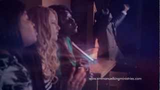 Watch Emmanuel King Amazing Love video