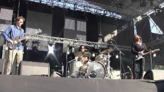 Watch Papas Fritas Live By The Water video