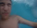 عراقين في المسبح