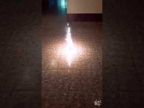 Watching video Nghịch ngu tí ( ae like và đăng kí kênh của mk để mk ra nhiều vi deo hay hơn nhé )
