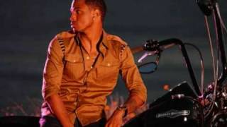 Watch Trey Songz Wake Up video